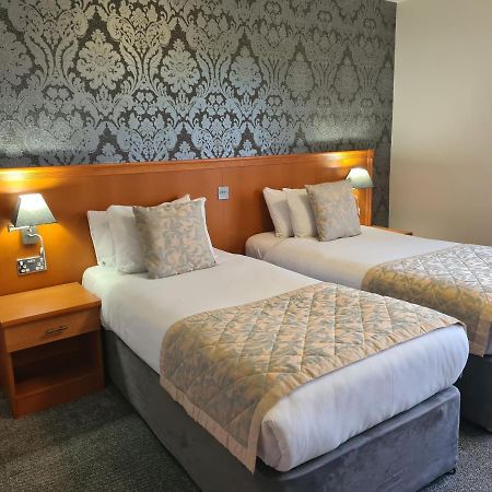Leitrim Marina Hotel Carrick on Shannon Exteriör bild