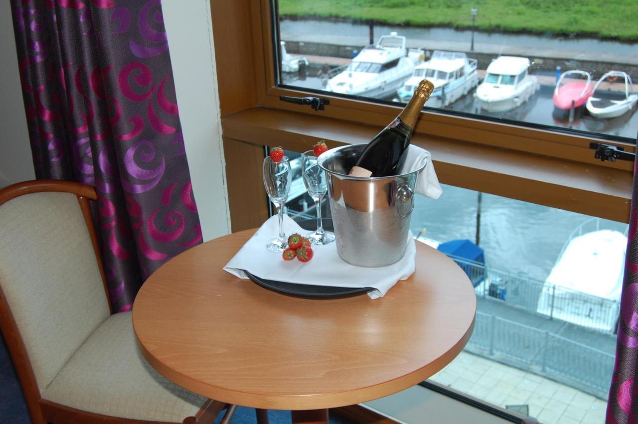 Leitrim Marina Hotel Carrick on Shannon Exteriör bild