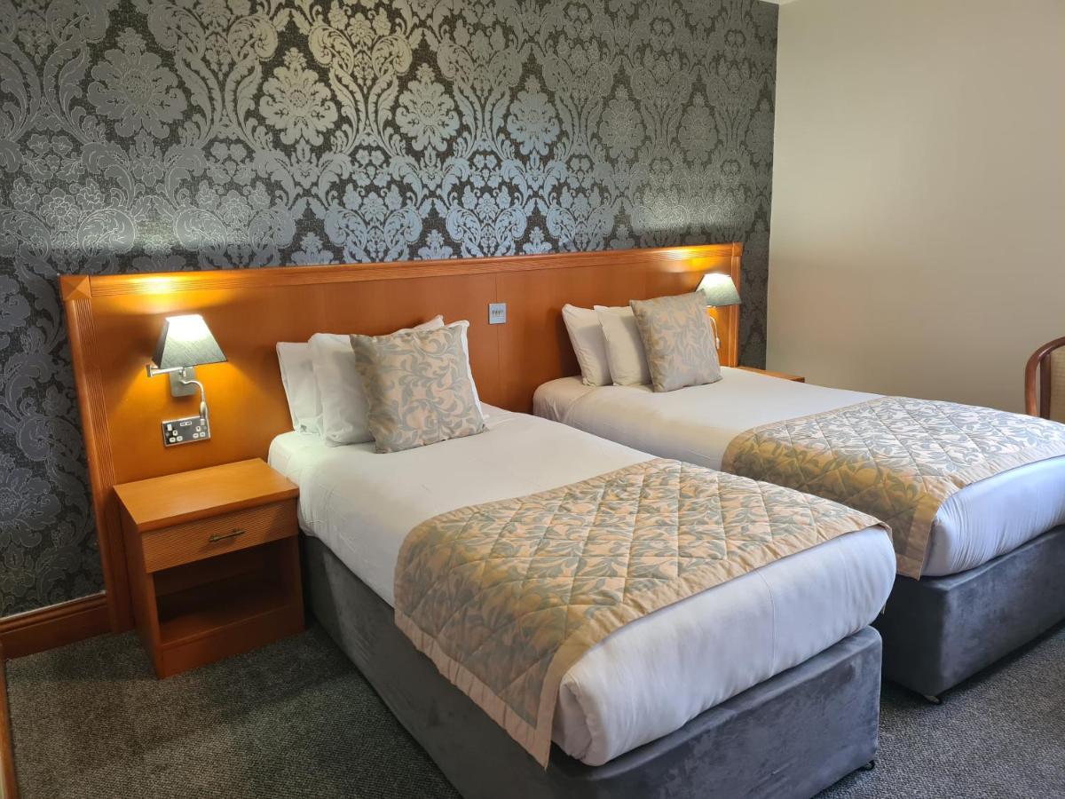 Leitrim Marina Hotel Carrick on Shannon Exteriör bild