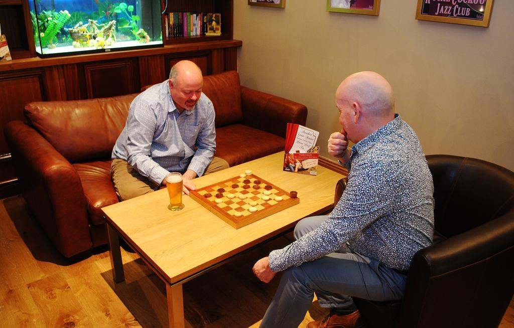 Leitrim Marina Hotel Carrick on Shannon Exteriör bild