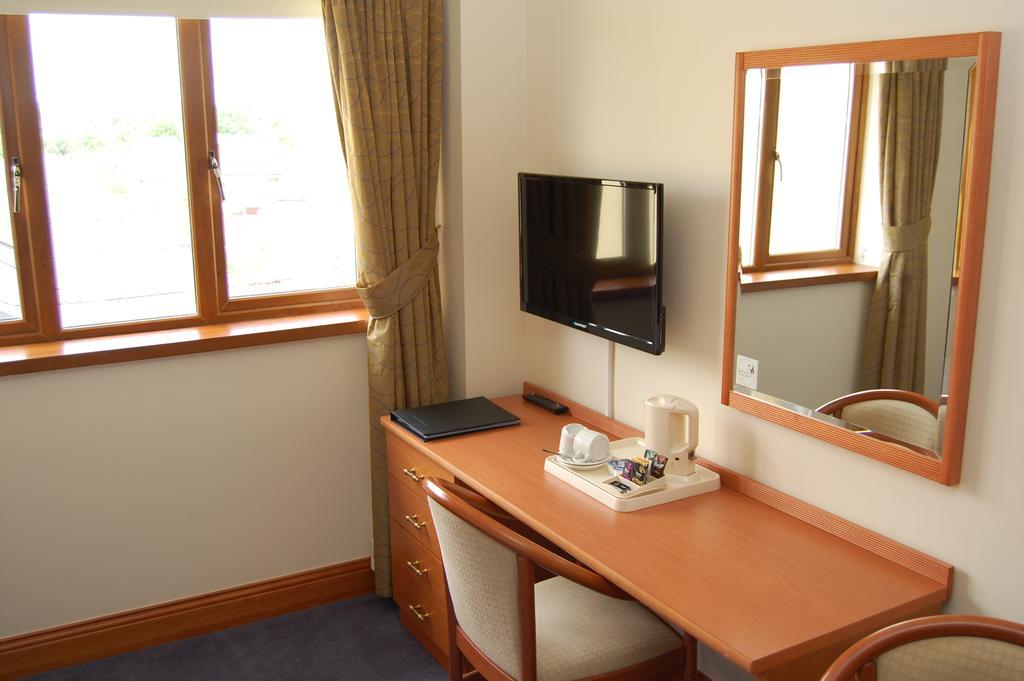 Leitrim Marina Hotel Carrick on Shannon Exteriör bild