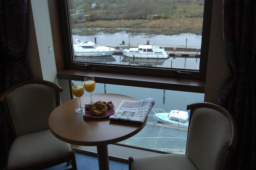 Leitrim Marina Hotel Carrick on Shannon Exteriör bild
