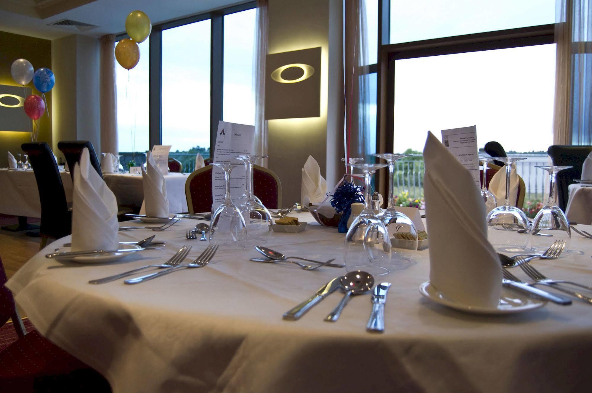 Leitrim Marina Hotel Carrick on Shannon Exteriör bild