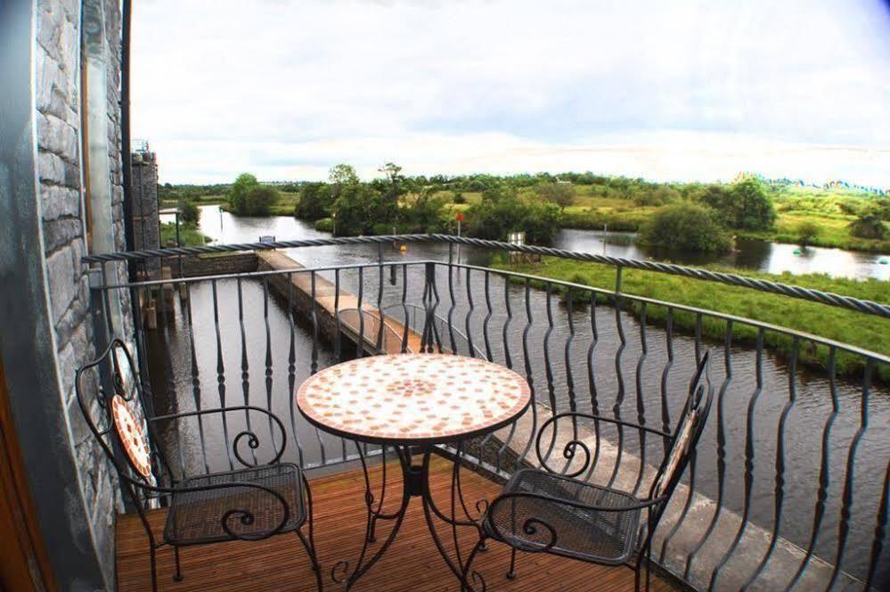 Leitrim Marina Hotel Carrick on Shannon Exteriör bild